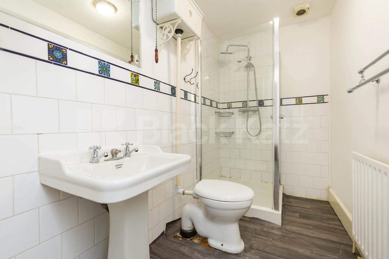 Two double bedrooms set within a period conversion by Belsize Park with a garden Howitt Road, Hampstead - Belsize Park NW3